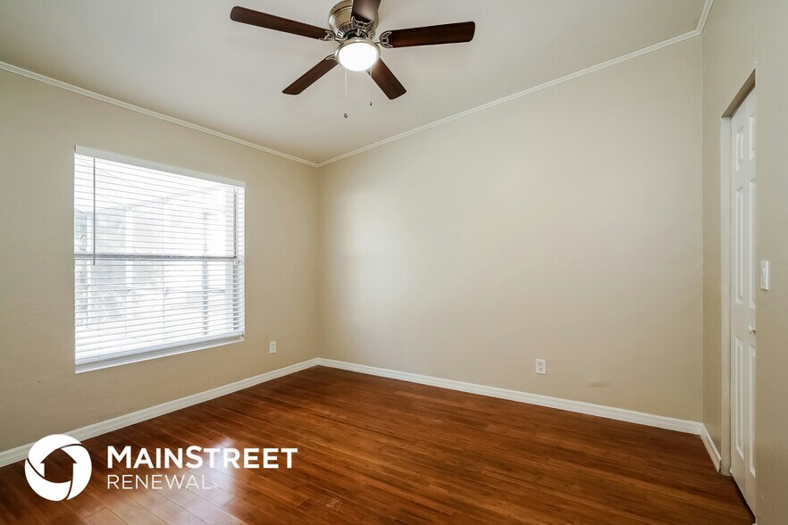 Building Photo - 15860 Willoughby Ln