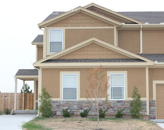 Building Photo - 2134 W Forest Dr