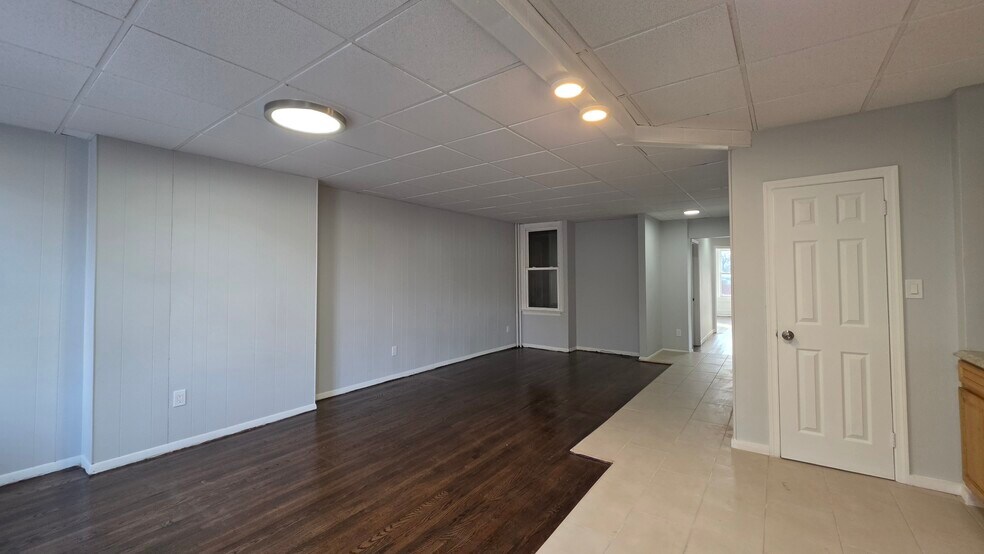 Building Photo - 722 Westside Ave