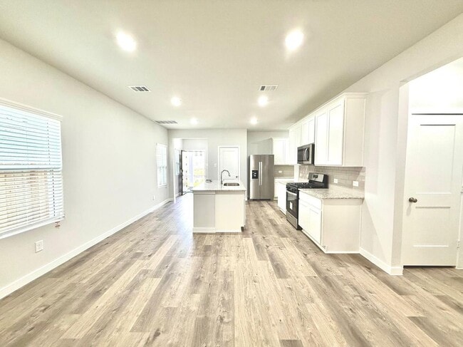 Building Photo - 7898 Alset Dr