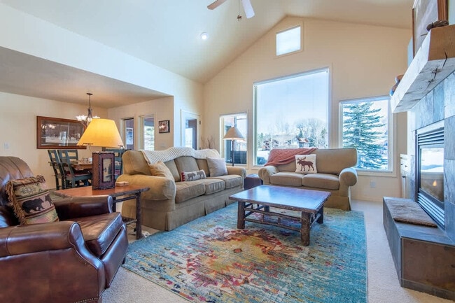 Building Photo - 2022 Creek Resort Cir