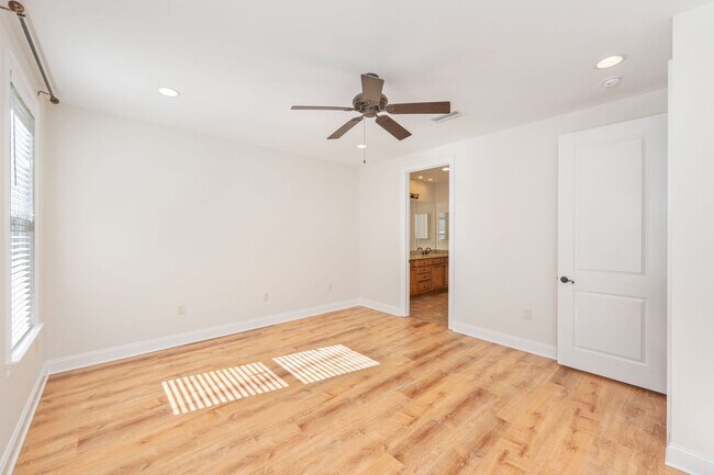 Building Photo - Swift Creek Preserve 5 Bedroom Beauty!