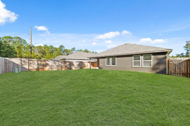 Building Photo - "Charming 4-Bed Sanctuary with Granite Elegance in Magnolia!"