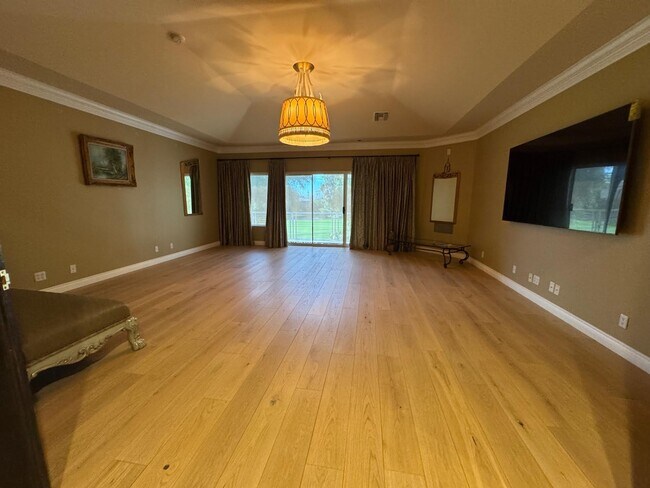 Master Bedroom - 3160 Bel Air Dr