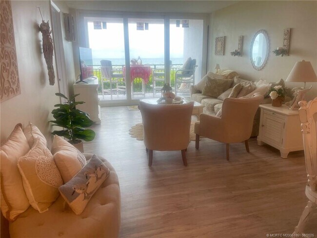 Building Photo - 10102 S Ocean Dr