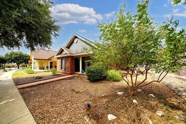 Building Photo - Charming Home in Cotton Crossing – Steps f...