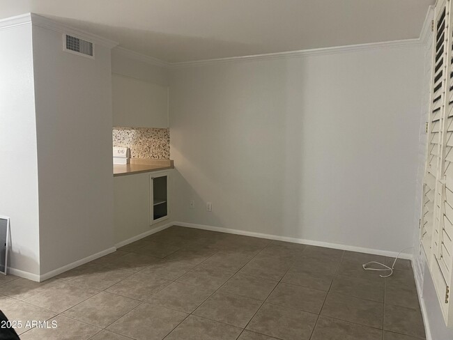 Building Photo - 3737 E Turney Ave