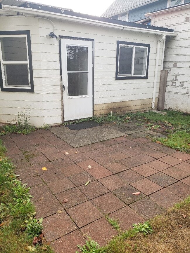 Building Photo - STATUS: -AVAILABLE-  | R93H | $1695