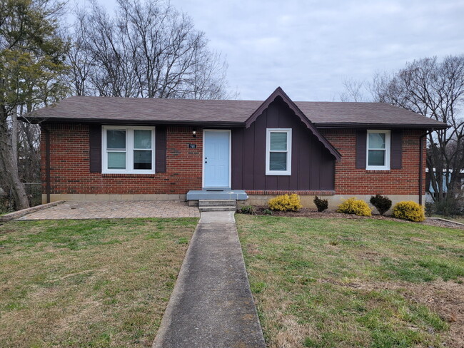 Building Photo - 4 Bedroom Home in Madison