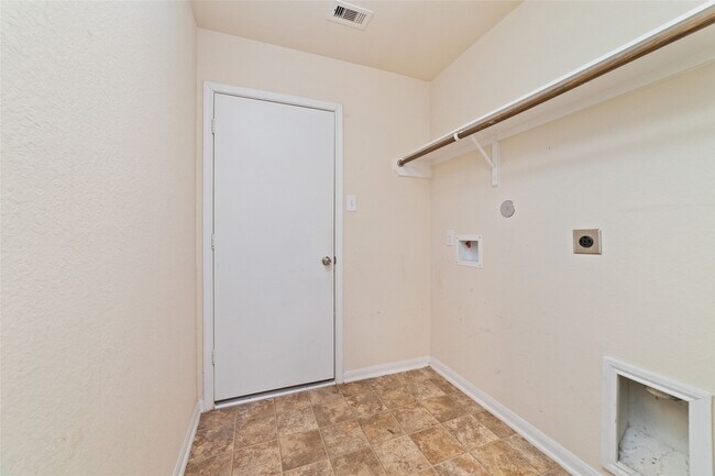 Building Photo - 3307 Upland Spring Trace