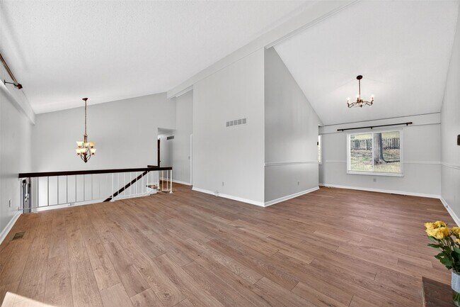 Building Photo - 1261 Mautenne Dr