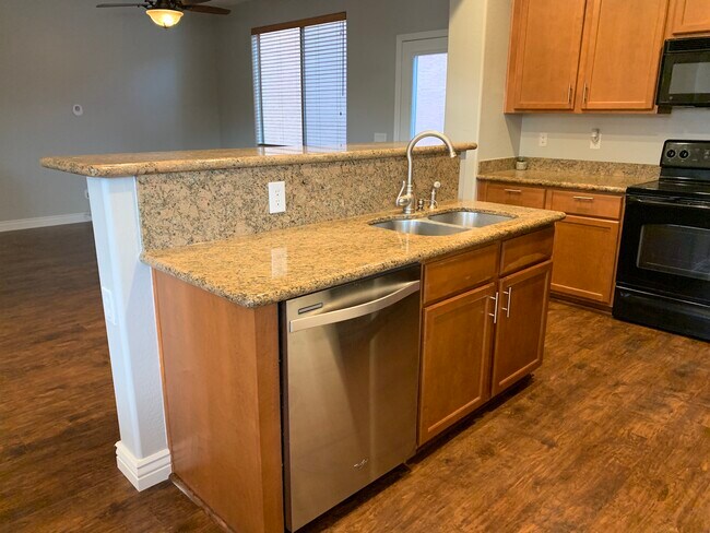 Building Photo - 1736 E Joseph Way