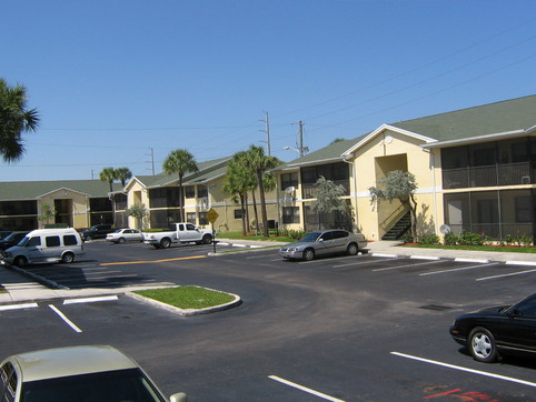 Primary Photo - College Gardens