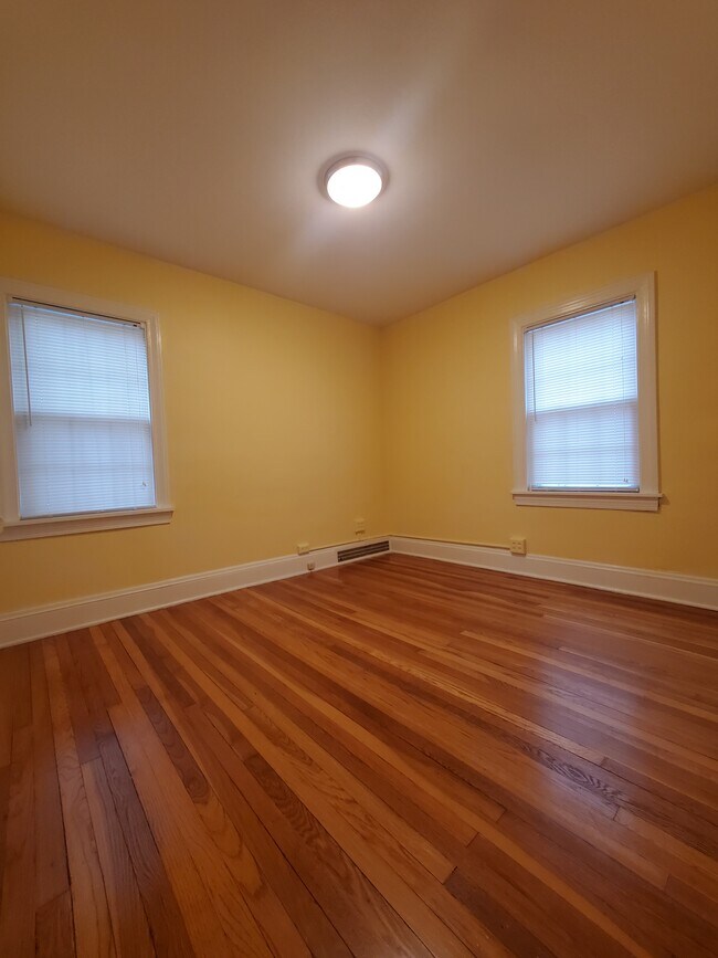 Building Photo - 3568 Ingleside Rd