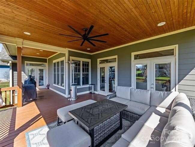 Building Photo - 61 Barnrock Dr
