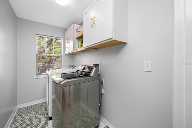 Building Photo - 2808 Southpointe Ln