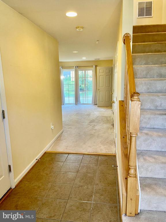 Building Photo - 1047 Lily Way