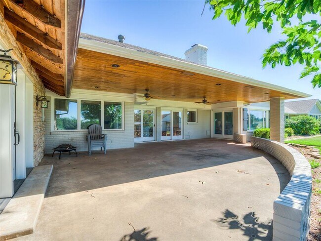 Building Photo - 1516 E Britton Rd