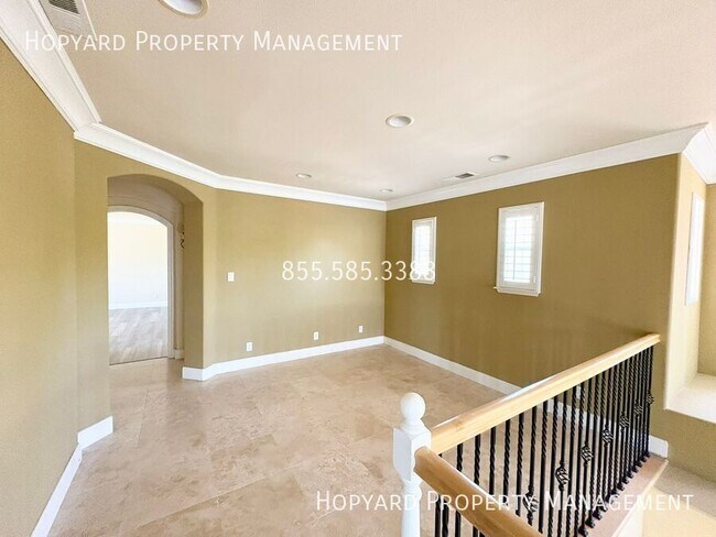 Building Photo - 9619 Velvetleaf Cir