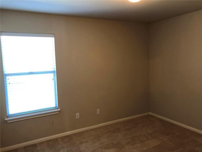 Building Photo - 4105 Meadow Bluff Way