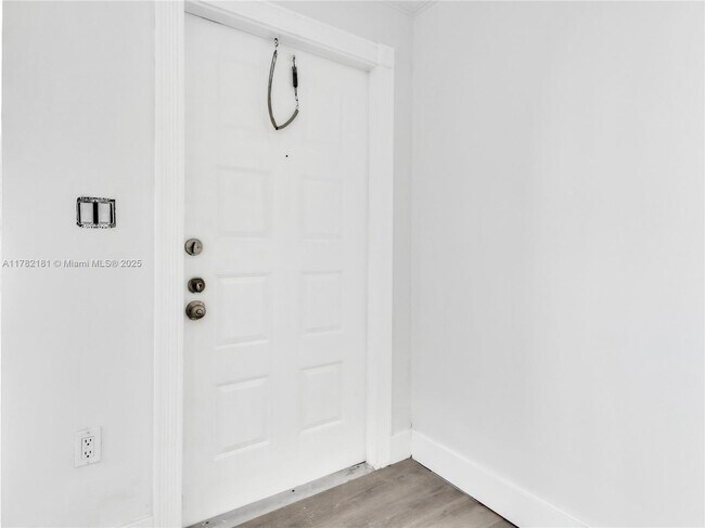 Building Photo - 4550 SW 68th Ct Cir