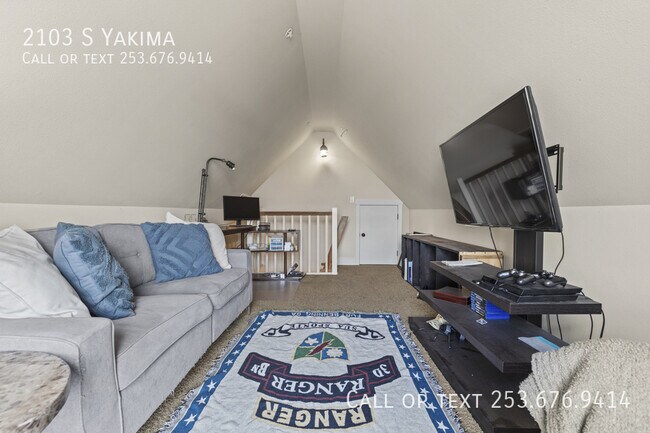 Building Photo - 2103 S Yakima-