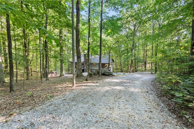 Building Photo - 172 Shady Trail