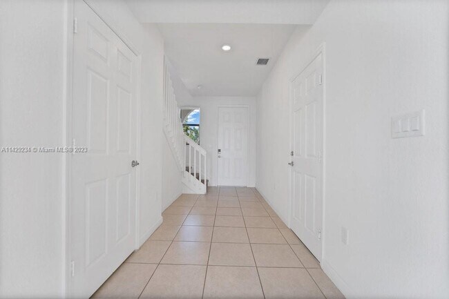 Building Photo - 11036 W 35th Way
