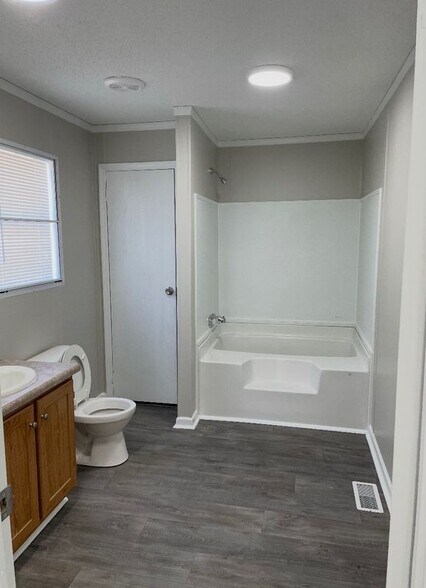 Building Photo - 40382 Dapprich Ln