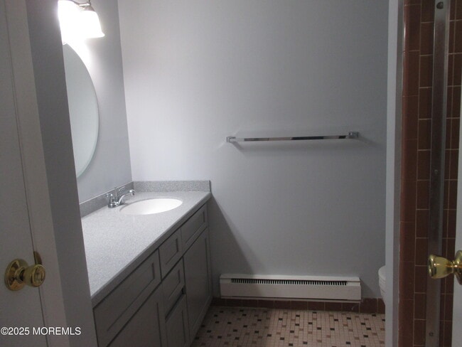 Building Photo - 111B Edinburgh Ln