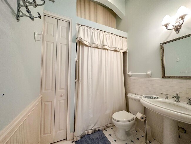 Building Photo - 6425 NW 202nd Pl