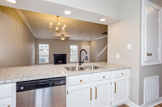 Living Room - 3780 Tanglewilde St