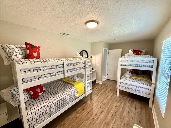 Building Photo - 102 Titan Dr