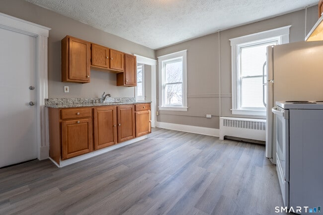 Building Photo - 62-64-64 James St