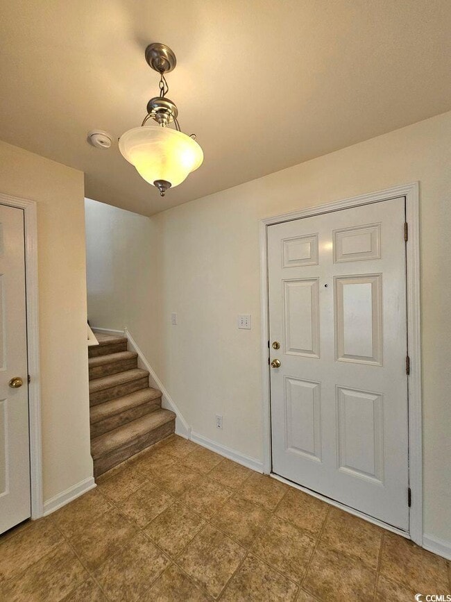 Building Photo - 338 Junco Cir
