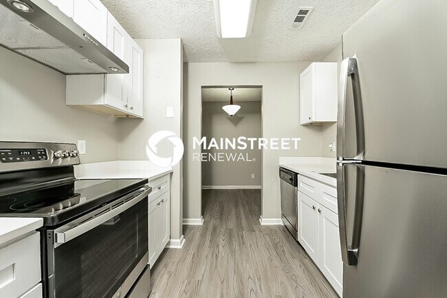 Building Photo - 3 Bedroom Pet-Friendly Home in Jonesboro, GA with Main Street Renewal