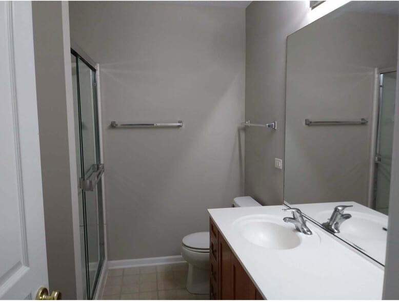 Building Photo - 481 Metropolitan St