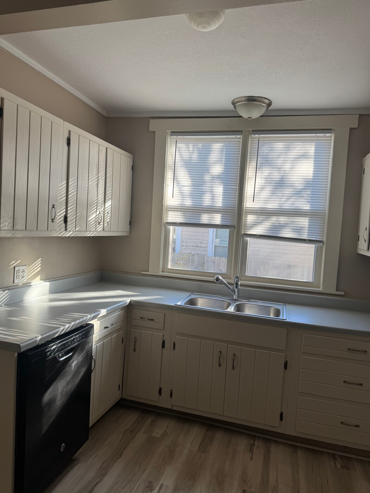 Building Photo - 1832 Franklin Ave