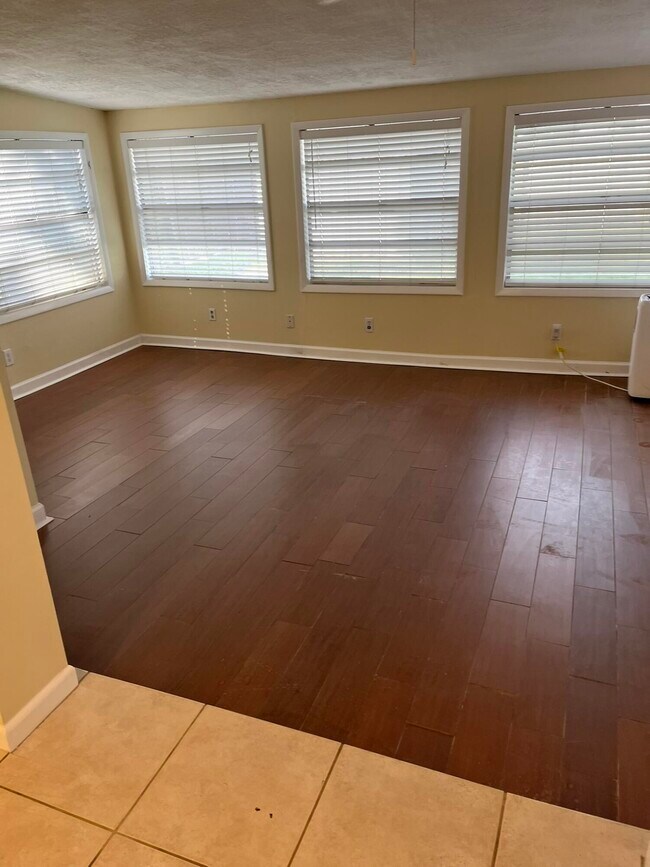 Building Photo - 9167 Birmingham Dr