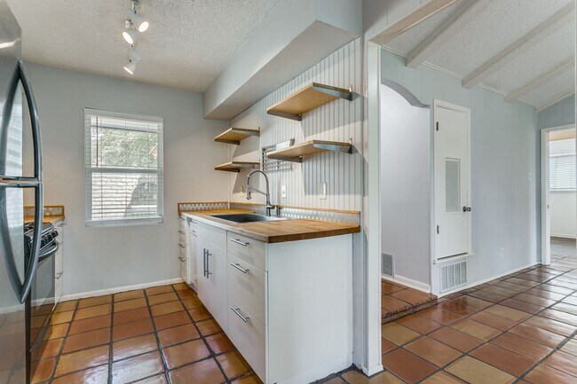 Building Photo - 9515 Reece Dr