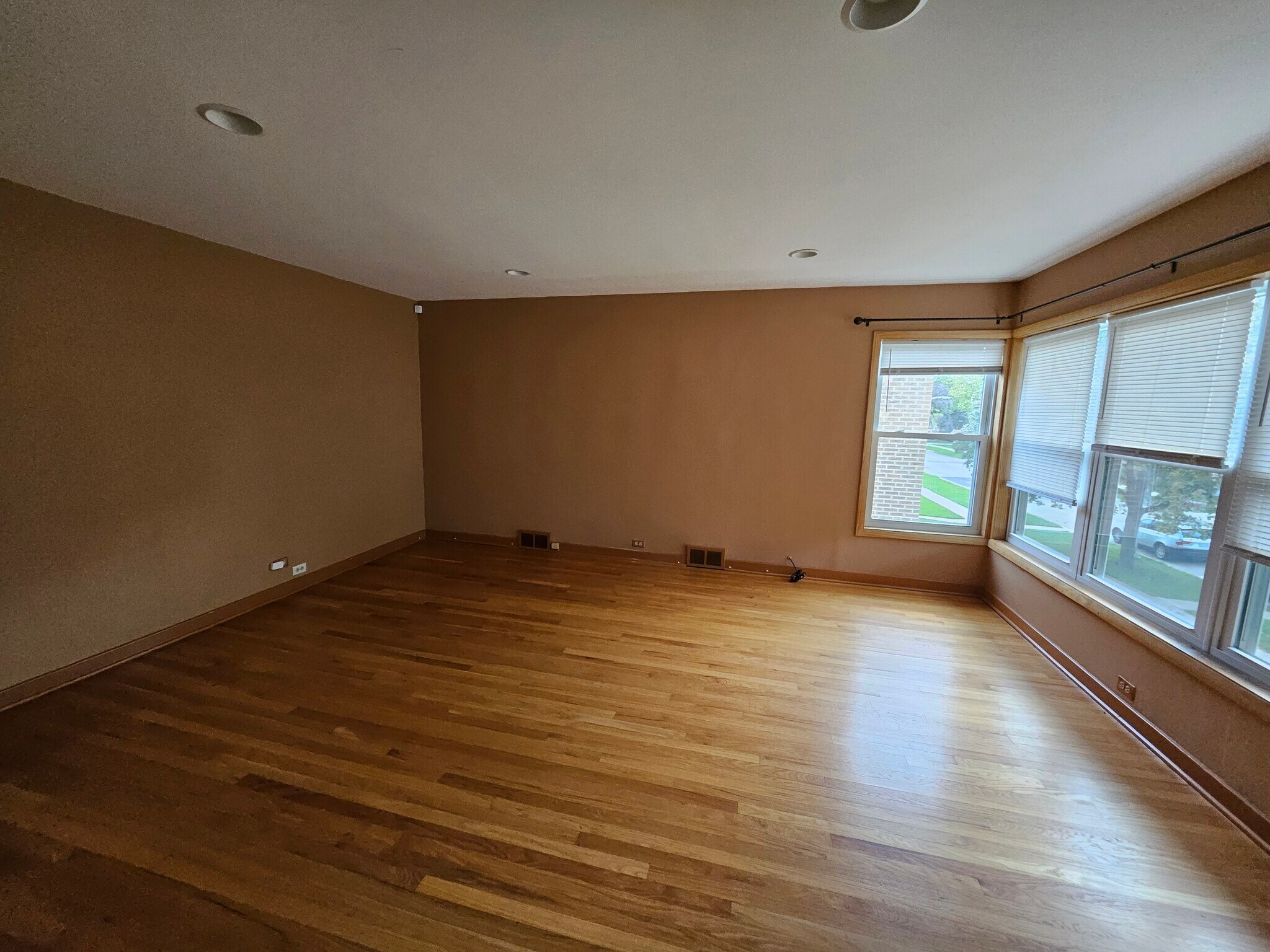 Living Room - 840 Dunlop Ave