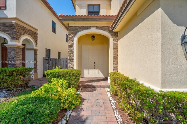 Building Photo - 10021 NW 87th Terrace