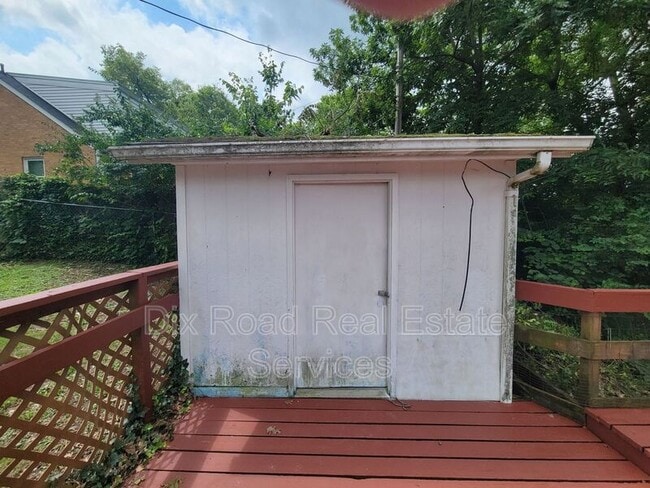 Building Photo - 1618 Dix Rd