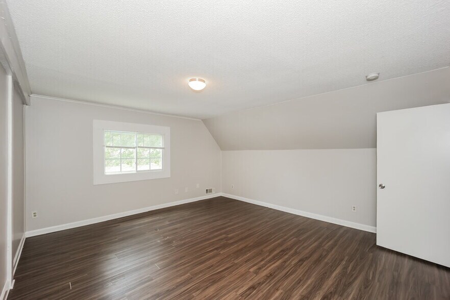 Building Photo - 4280 Valley Lake Terrace SW