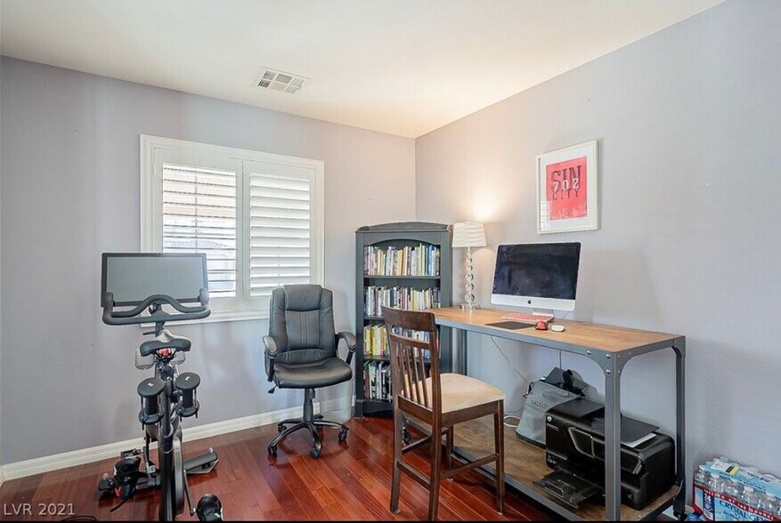 Building Photo - 10240 Falling Needle Ave