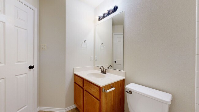 Building Photo - REMODELED BEAUTY WAITING FOR YOU BY FORT H...