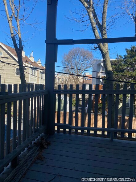 Primary Photo - 52 Crescent Ave