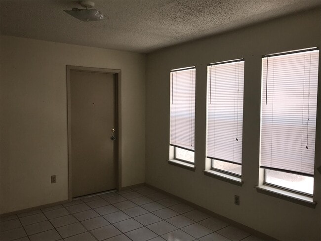 Building Photo - 10628 B SPRINGWOOD