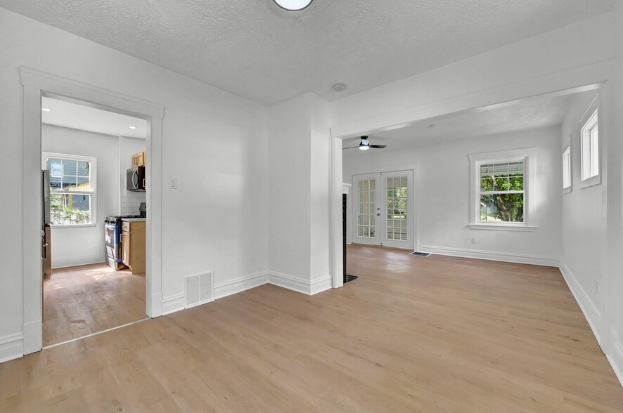 Building Photo - 1584 Hampton Rd