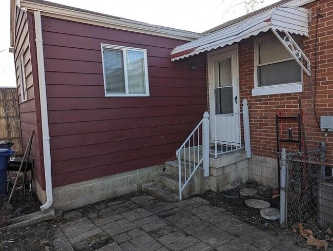 Building Photo - 148 Collingwood Ave
